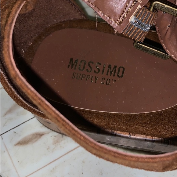 Tan sandals - Picture 3 of 4